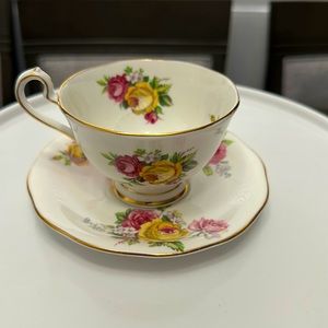 Queen Anne "Manor Roses"Vintage Teacup and Saucer Set Made in ENGLAND